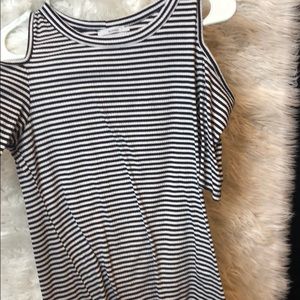 Stripes exposed shoulder top